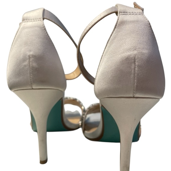 BETSEY JOHNSON Bridal Heels – White Glitter, Sz 5, GUC - Picture 5 of 9